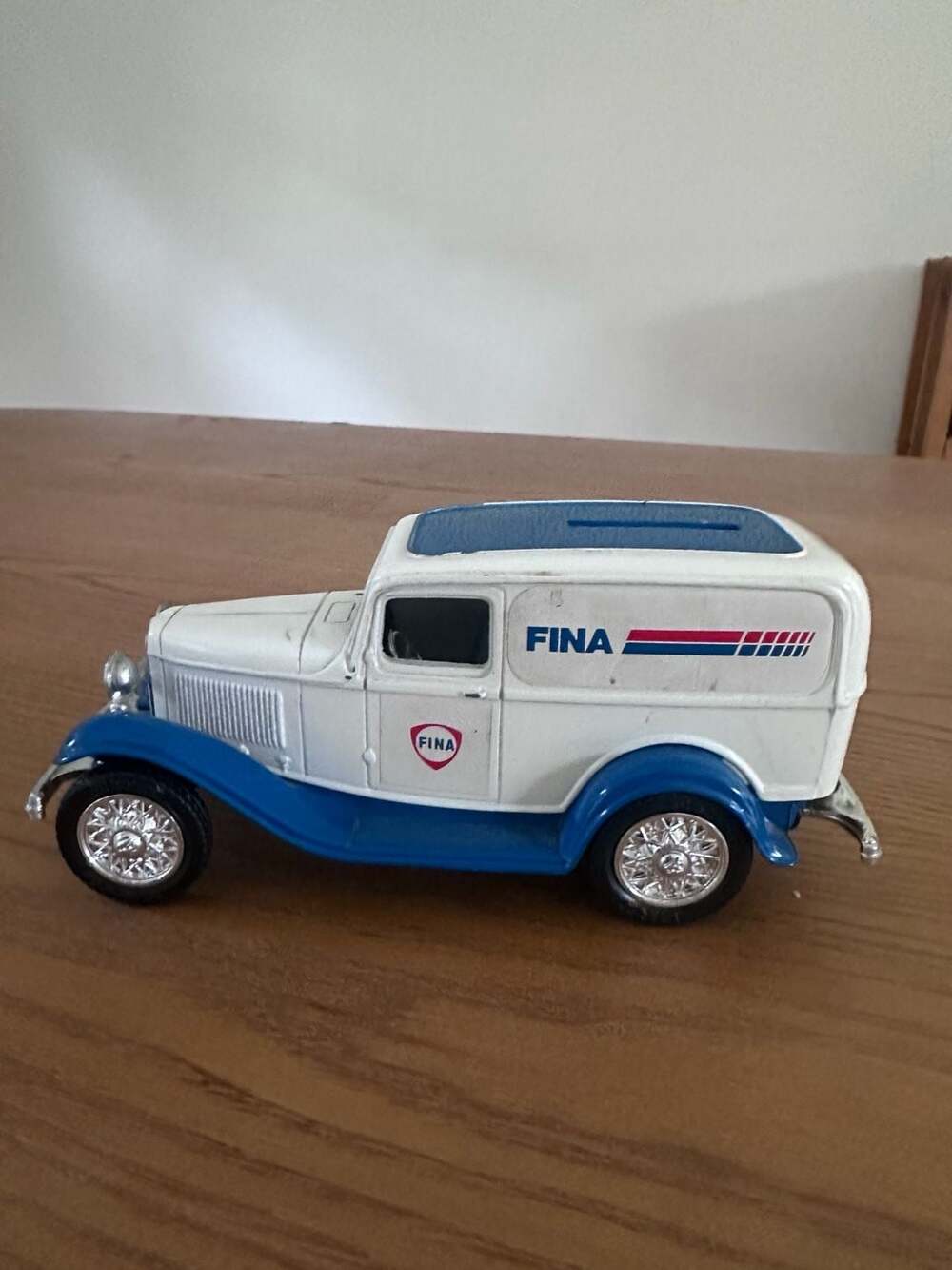 ERTL 1932 Fina Oil Panel Delivery Truck Bank